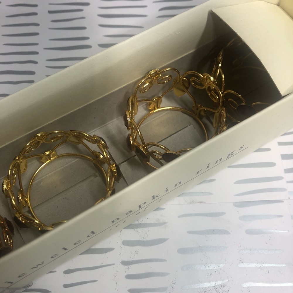PIER 1 napkin rings four